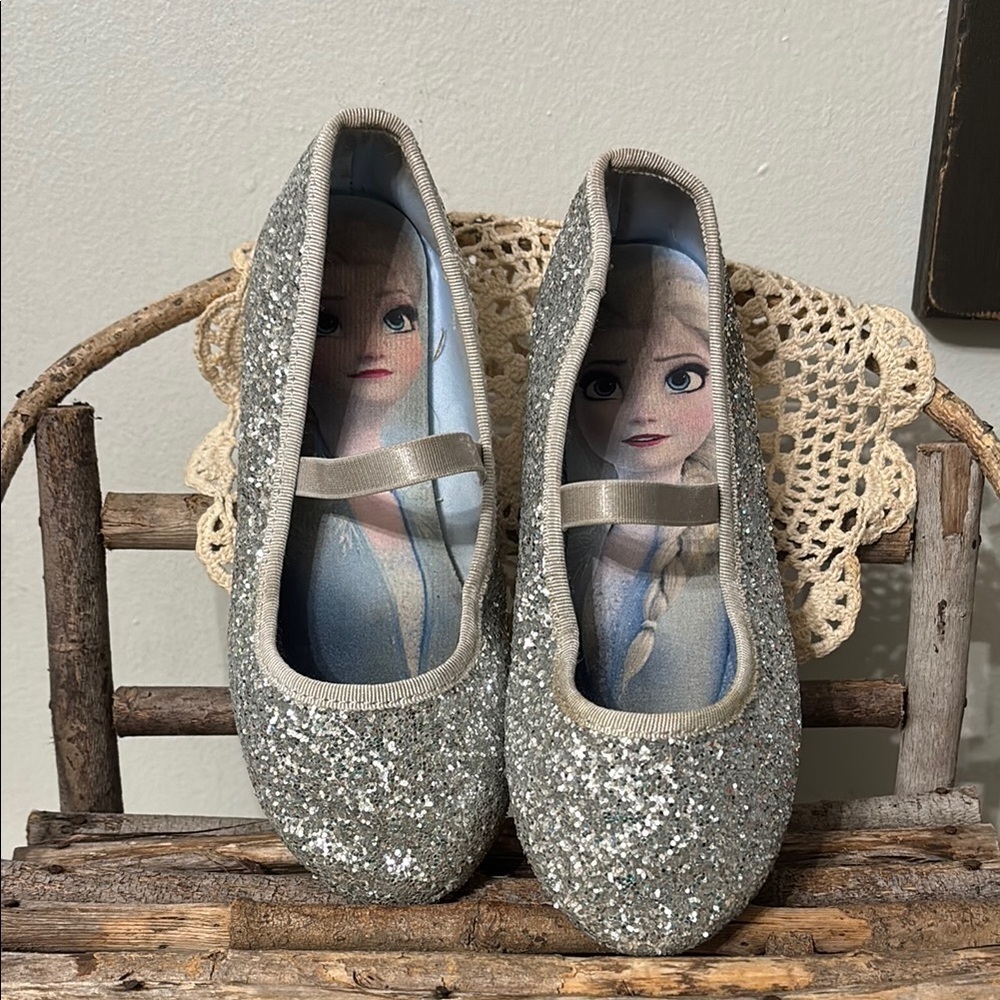 PRE OWNED H&M Frozen SILVER GLITTER FLATS LITTLE GIRLS Size 12.5